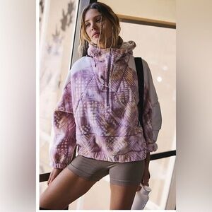 NWOT Wild And Free Printed Fleece Pullover - Batik Geo Combo size M